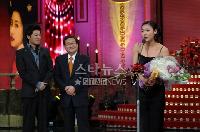 ハ・ジウォン、KBS演技大賞受賞…「こんな事が起きるなんて」