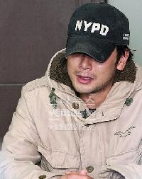 イ・チャン、涙の記者会見「流産は事実無根」