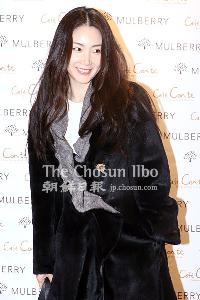 【フォト】足早にイベント会場を去るチェ・ジウ