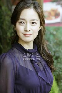 キム・テヒ、化粧品ブランドの写真集撮影でプラハへ