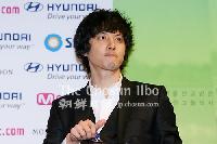 【フォト】鋭い目つきでカリスマ溢れるイ・ドンゴン