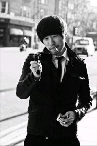 リュ・スンボムのヨーロッパ旅行記&写真がネットで話題