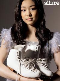 キム・ヨナ「モデルになりたい」…雑誌でセクシーに大変身