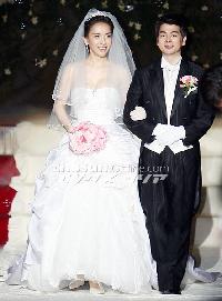 性転換女優のハリスさんが結婚