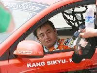 【フォト】チョン・ドヨンの夫カン・シギュさんカーレース出場