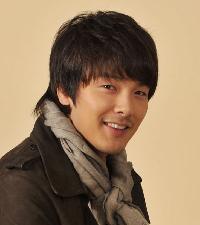 パク・ヨンハの愛車は96年式の小型自動車