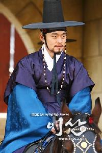 視聴率：『イサン』29.8%、『王と私』は14.5%