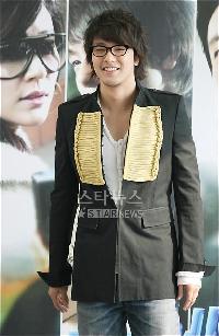 パク・ヨンハ「韓国で歌い続けたい」