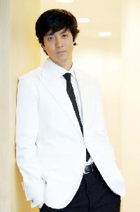 イ・ドンゴン、シドニーで弟の追悼式に参列