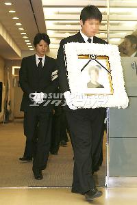 【フォト】足取り重いイ・ドンゴン