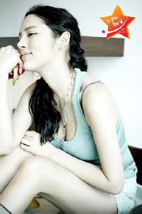 パク・シヨン、「胸の谷間」がセクシー