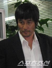 チェ・ミンス「わたしが愚かだった」