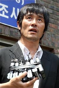 チェ・ミンス、ソウル郊外で自粛生活