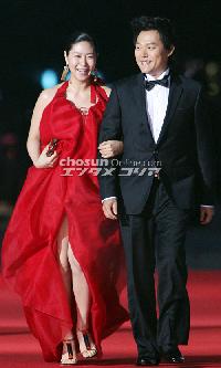 【フォト】笑顔のナム・ソンジン&キム・ジヨン夫妻