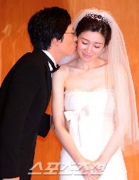 ユ・ジェソクさん&ナ・ギョンウンさん、非公開で結婚式