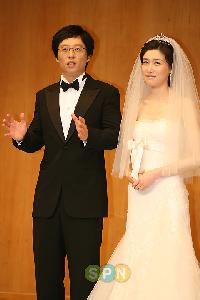 ユ・ジェソク結婚式に招待客1000人
