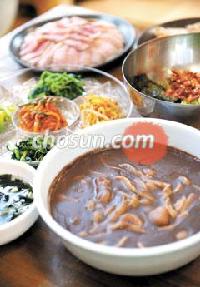 昔懐かし母の味、小豆カルグクス