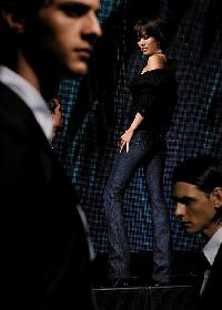 ソン・ヘギョのセクシー&ゴージャスなジーンズ姿