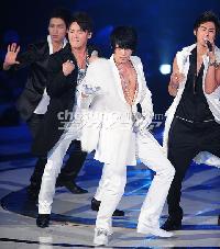 【フォト】パワフルな東方神起=MKMF