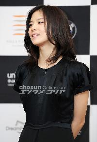 【フォト】ボランティアに目覚めたイ・ボヨン