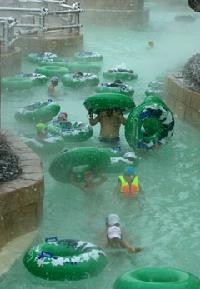 真冬に楽しむ水遊び