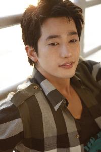 パク・シフ、顔面腫れたままドラマ収録決行