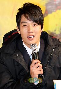 キム・レウォン、『仁寺洞スキャンダル』最後に入隊へ