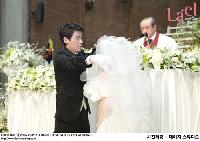 イ・ヒョヌが結婚式写真を公開