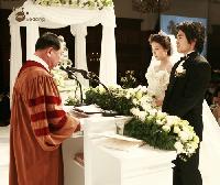 ペク・トビン&チョン・シア、結婚式の写真公開