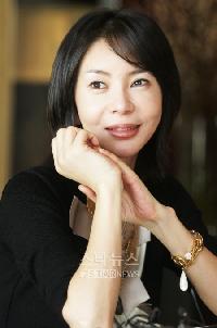 カン・ムニョンが離婚、娘の親権確保