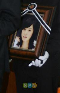 ウ・スンヨンさんの告別式しめやかに