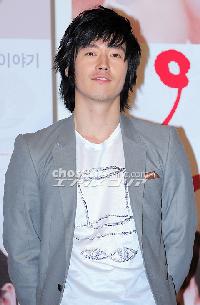 【フォト】男らしい笑顔のチャン・ヒョク