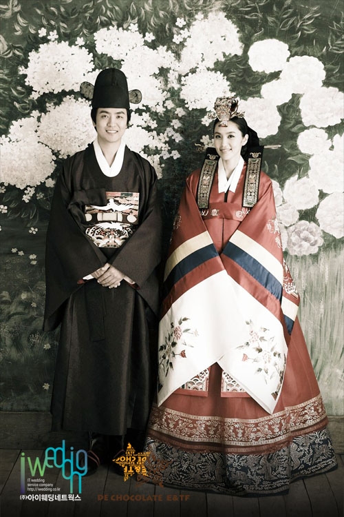 パク・チユン＆チェ・ドンソクアナ、結婚写真公開