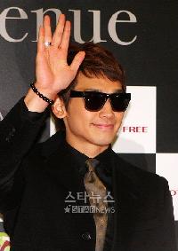 Rain、1年11億ウォンで広告モデル契約