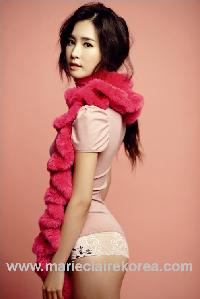 イ・ダヘが大胆グラビア