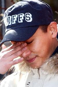 チュ・ジフン、多くのファンに見送られ入隊