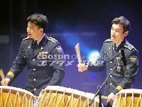 【フォト】軍服姿リュ・スヨン&チョ・スンウ=ソウル文化芸術大賞