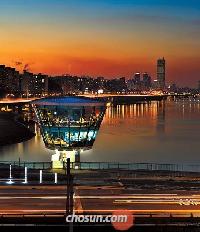 漢江の展望台カフェでロマンチックなひとときを(下)