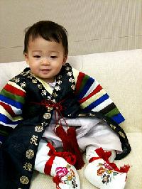 ション、息子の誕生日写真を公開