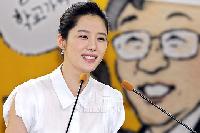 【フォト】キム・ヒョンジュ、父の死乗り越えチャリティー