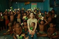 キム・ヒョンジュ、亡き父の香典を寄付