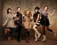 KARAがブーツのイメキャラで「ジャンピン」!