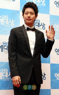 パク・ヘジンが活動再開