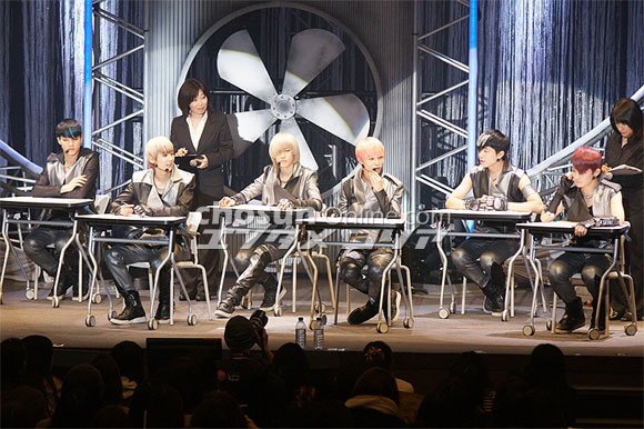 K-POPのニューフェイスTEEN TOPが東京でイベント開催