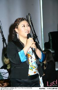 歌手BMK、米国人男性と今夏結婚へ