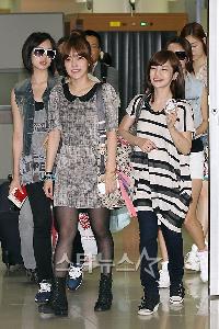 【フォト】T-ARA、金浦空港に到着