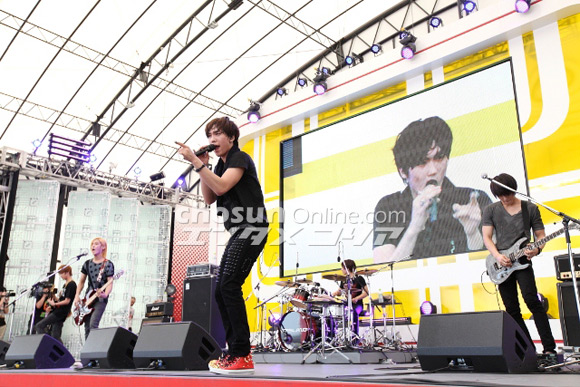 FTISLAND、めざましライブ史上最多１万人を動員