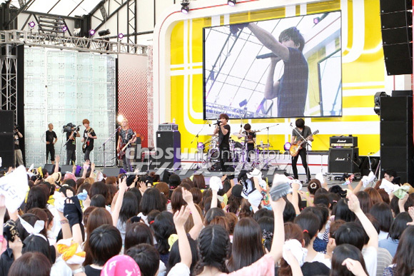 FTISLAND、めざましライブ史上最多１万人を動員