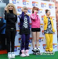 【フォト】2NE1「大邱世界陸上を見に来ました!」