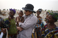 イ・ビョンホン、マリで奉仕活動